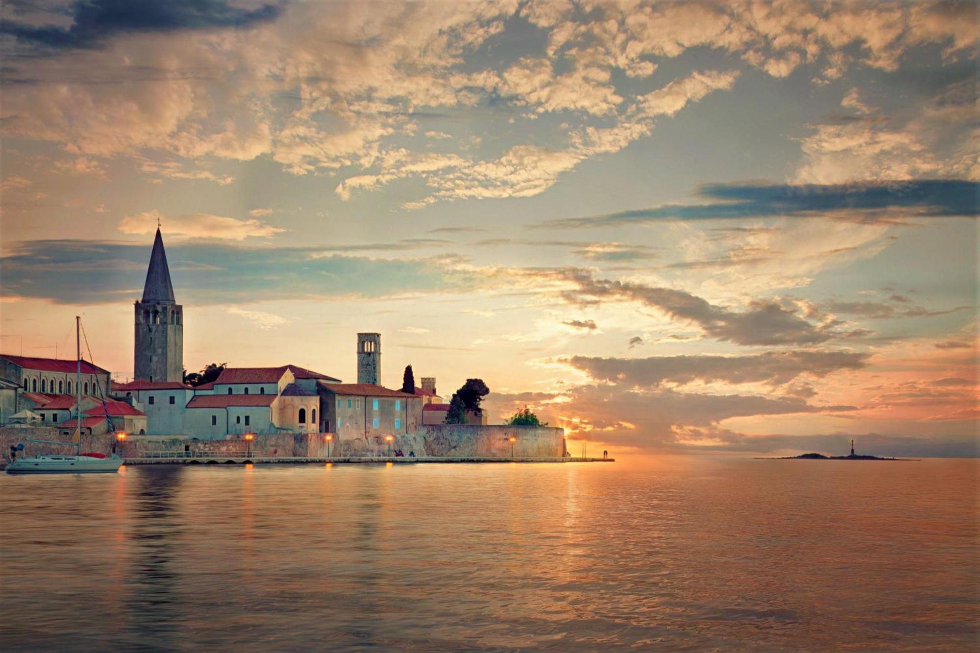 Sara Luxury In Center Apartment Poreč